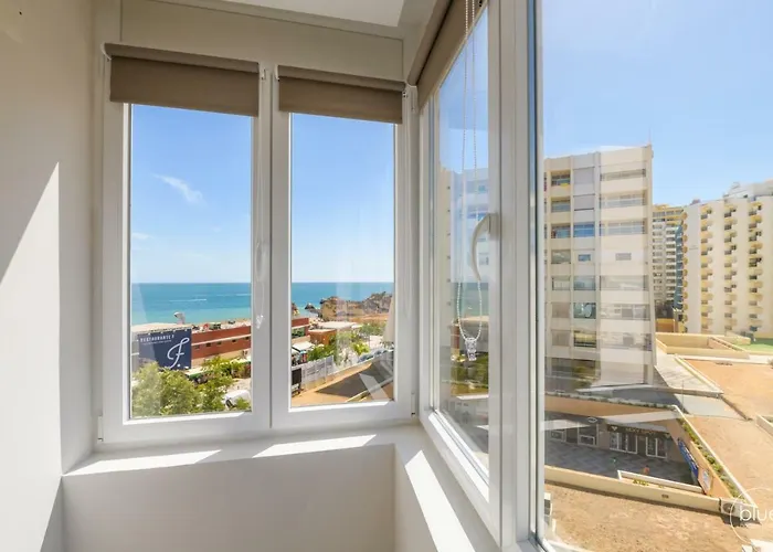 Blue Horizon Rocha *