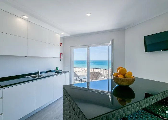 Blue Horizon Rocha *